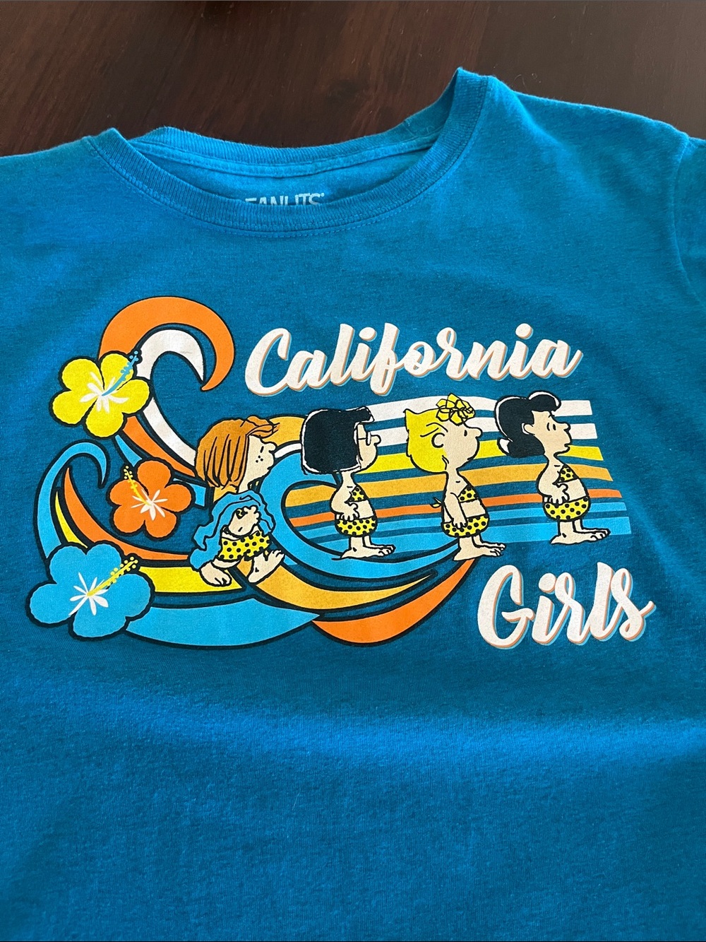 🌴 Peanuts California Girls Graphic Tee | Women’s L - Picture 6 of 7